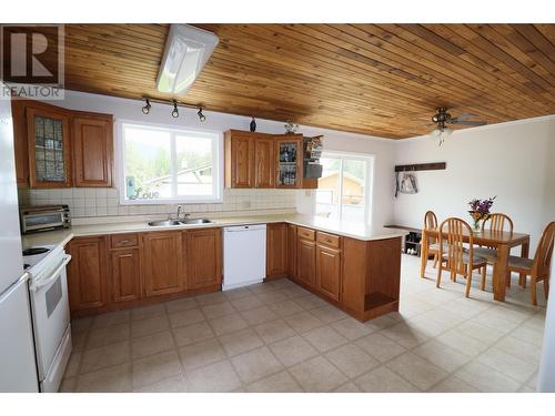 40 Chase Road, Christina Lake, BC - Indoor Photo Showing Kitchen With Double Sink