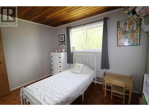 40 Chase Road, Christina Lake, BC - Indoor Photo Showing Bedroom