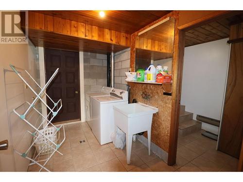 40 Chase Road, Christina Lake, BC - Indoor Photo Showing Laundry Room