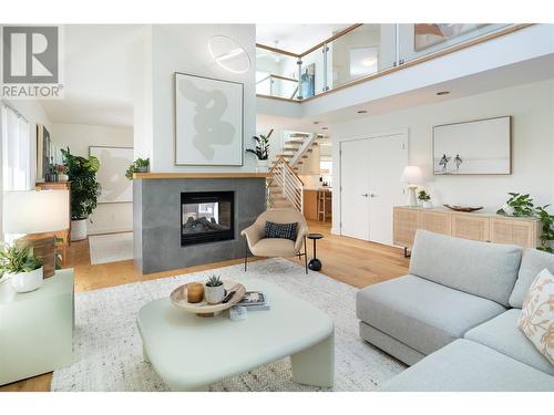 2340 Ethel Street, Kelowna, BC - Indoor Photo Showing Living Room With Fireplace