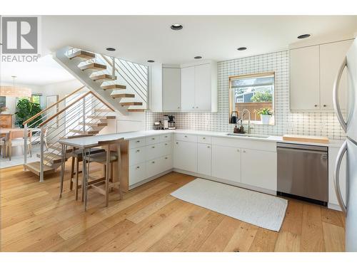 2340 Ethel Street, Kelowna, BC - Indoor Photo Showing Kitchen