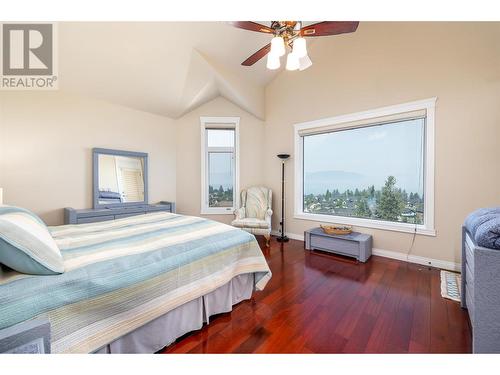 375 Trumpeter Court, Kelowna, BC - Indoor Photo Showing Bedroom