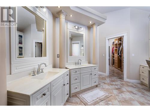 375 Trumpeter Court, Kelowna, BC - Indoor Photo Showing Bathroom