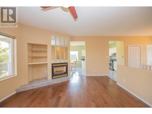 124 Sarsons Road Unit# 31, Vernon, BC - Indoor With Fireplace