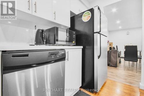 1004 - 363 Colborne Street, London, ON - Indoor Photo Showing Kitchen