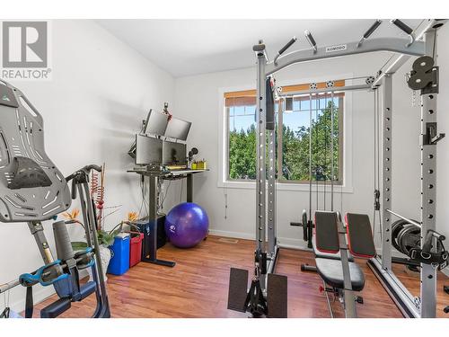 1041 Paret Crescent, Kelowna, BC - Indoor Photo Showing Gym Room