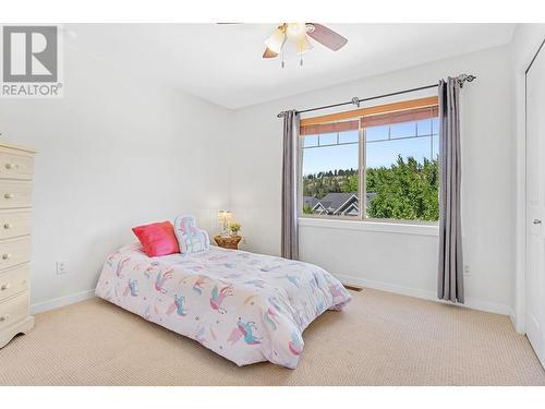 1041 Paret Crescent, Kelowna, BC - Indoor Photo Showing Bedroom