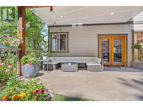 1041 Paret Crescent, Kelowna, BC - Outdoor With Exterior