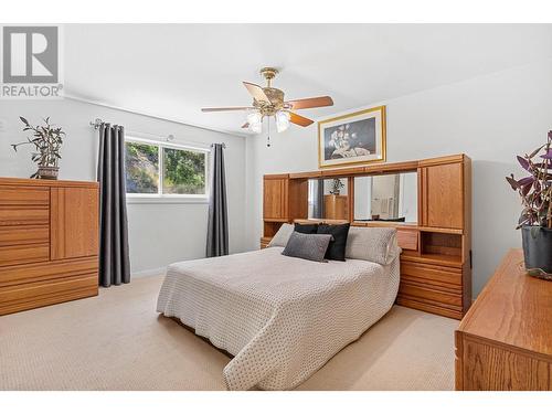 1041 Paret Crescent, Kelowna, BC - Indoor Photo Showing Bedroom