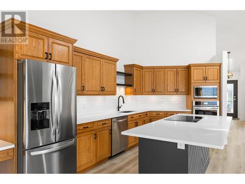 3898 Desert Pines Avenue, Peachland, BC - Indoor Photo Showing Kitchen With Upgraded Kitchen