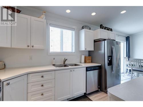 1835 Nancee Way Court Unit# 30, Kelowna, BC - Indoor Photo Showing Kitchen With Double Sink