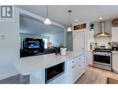 1835 Nancee Way Court Unit# 30, Kelowna, BC - Indoor Photo Showing Kitchen