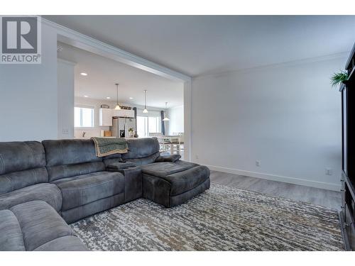 1835 Nancee Way Court Unit# 30, Kelowna, BC - Indoor Photo Showing Living Room