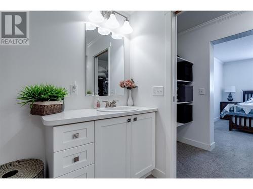 1835 Nancee Way Court Unit# 30, Kelowna, BC - Indoor Photo Showing Bathroom