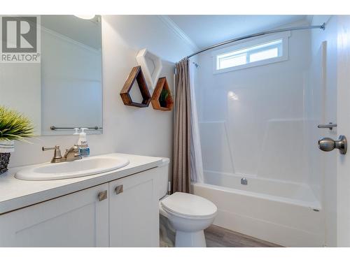 1835 Nancee Way Court Unit# 30, Kelowna, BC - Indoor Photo Showing Bathroom