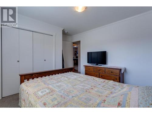 1835 Nancee Way Court Unit# 30, Kelowna, BC - Indoor Photo Showing Bedroom