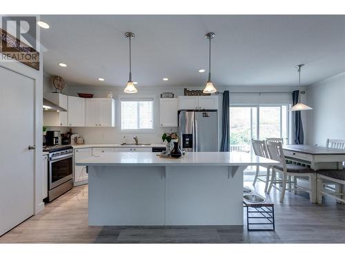 1835 Nancee Way Court Unit# 30, Kelowna, BC - Indoor Photo Showing Kitchen With Upgraded Kitchen