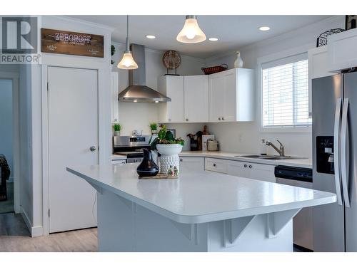 1835 Nancee Way Court Unit# 30, Kelowna, BC - Indoor Photo Showing Kitchen With Double Sink