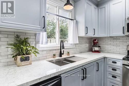 92 Cassander Crescent, Brampton (Heart Lake East), ON - Indoor Photo Showing Kitchen With Double Sink With Upgraded Kitchen