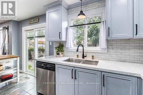 92 Cassander Crescent, Brampton (Heart Lake East), ON - Indoor Photo Showing Kitchen With Double Sink With Upgraded Kitchen