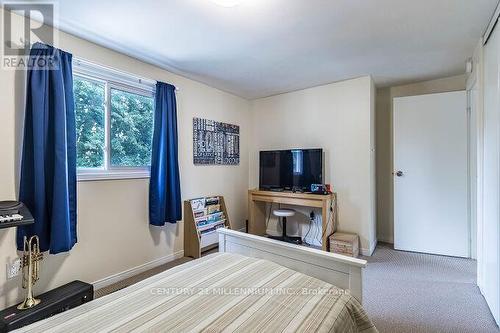 92 Cassander Crescent, Brampton (Heart Lake East), ON - Indoor Photo Showing Bedroom