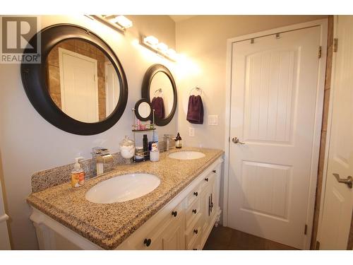 1516 114 Avenue, Dawson Creek, BC - Indoor Photo Showing Bathroom