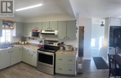 416 Flinport Road, Denare Beach, SK - Indoor Photo Showing Kitchen With Double Sink