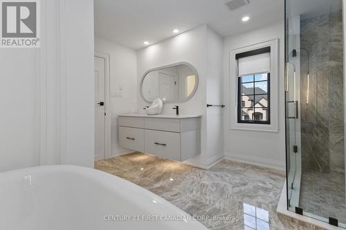 1651 Upper West Avenue, London, ON - Indoor Photo Showing Bathroom