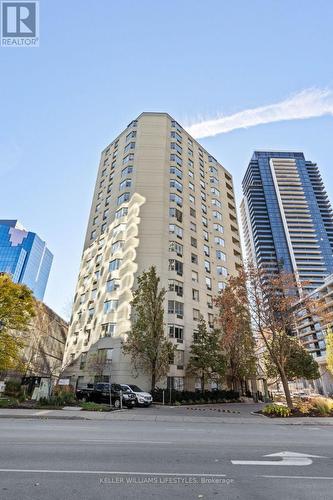 1502 - 500 Talbot Street, London, ON - Outdoor With Facade