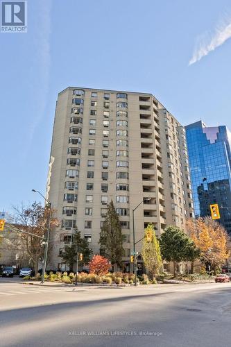 1502 - 500 Talbot Street, London, ON - Outdoor With Facade