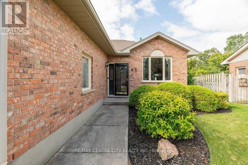 63 Parkview Drive, Strathroy-Caradoc (Ne), ON - Outdoor