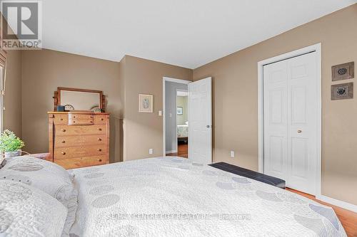 63 Parkview Drive, Strathroy-Caradoc (Ne), ON - Indoor Photo Showing Bedroom