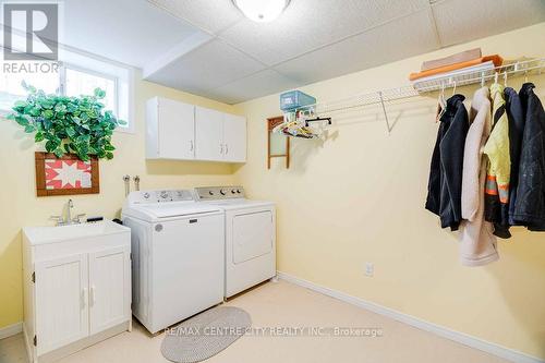 63 Parkview Drive, Strathroy-Caradoc (Ne), ON - Indoor Photo Showing Laundry Room