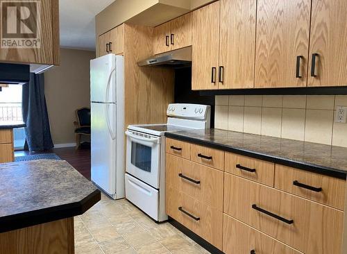 7437 Valley Heights Drive, Grand Forks, BC - Indoor Photo Showing Kitchen