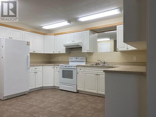 7437 Valley Heights Drive, Grand Forks, BC - Indoor Photo Showing Kitchen