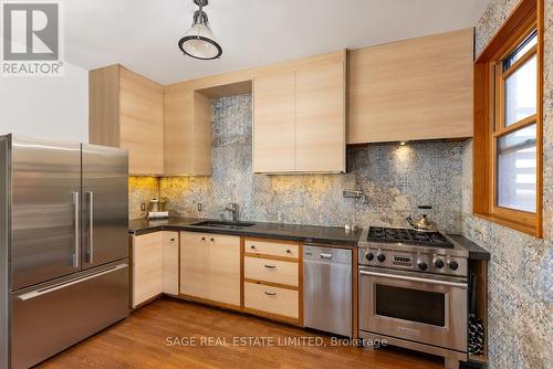 1402 Dundas Street W, Toronto (Little Portugal), ON - Indoor Photo Showing Kitchen