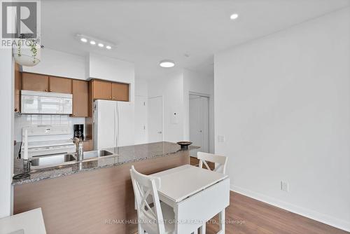 907 - 525 Wilson Avenue, Toronto (Clanton Park), ON - Indoor Photo Showing Other Room