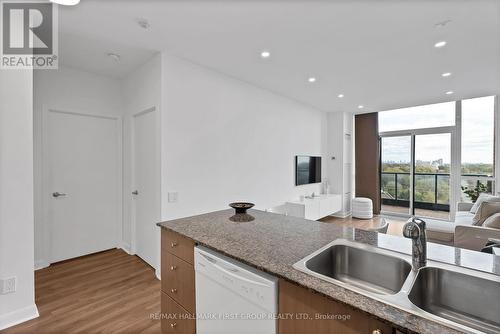 907 - 525 Wilson Avenue, Toronto (Clanton Park), ON - Indoor Photo Showing Kitchen With Double Sink