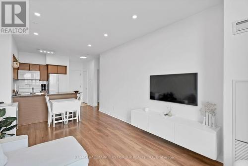 907 - 525 Wilson Avenue, Toronto (Clanton Park), ON - Indoor