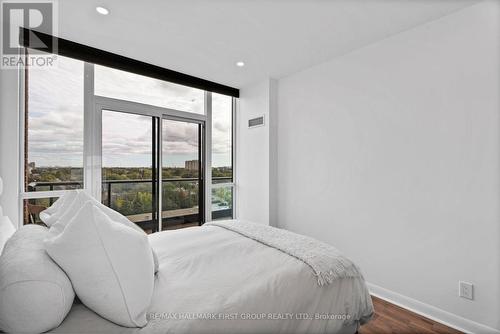 907 - 525 Wilson Avenue, Toronto (Clanton Park), ON - Indoor Photo Showing Bedroom