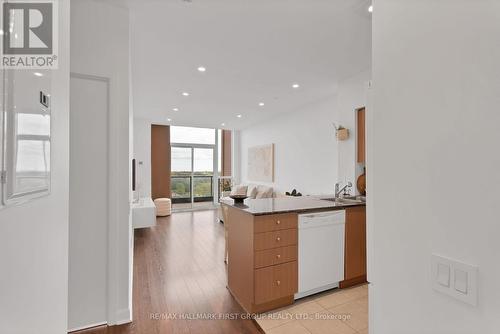 907 - 525 Wilson Avenue, Toronto (Clanton Park), ON - Indoor