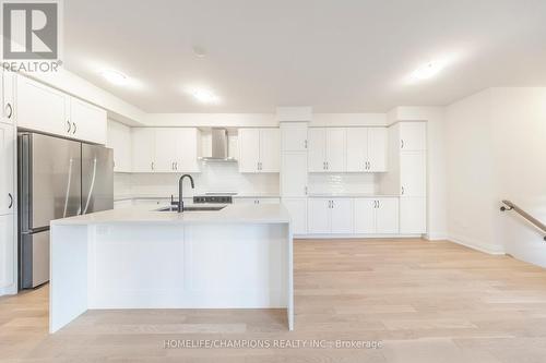 476 Twin Streams Road, Whitby, ON - Indoor Photo Showing Kitchen