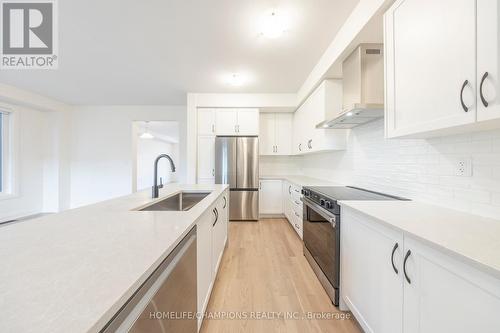 476 Twin Streams Road, Whitby, ON - Indoor Photo Showing Kitchen With Stainless Steel Kitchen With Upgraded Kitchen