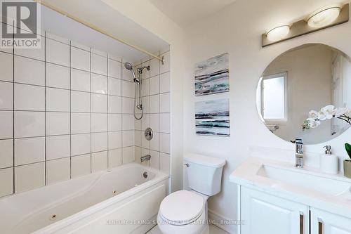 125 Wharton Square, Toronto (Milliken), ON - Indoor Photo Showing Bathroom