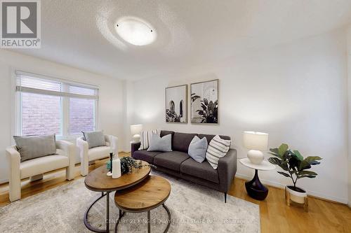 125 Wharton Square, Toronto (Milliken), ON - Indoor Photo Showing Living Room