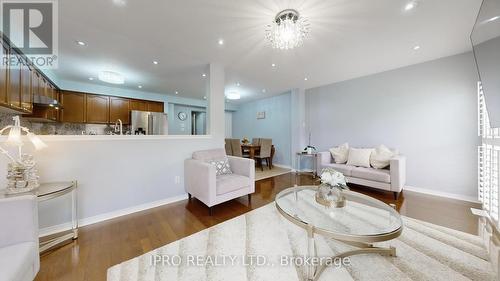 3210 Cabano Crescent, Mississauga (Churchill Meadows), ON - Indoor Photo Showing Living Room