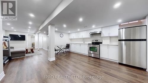 3210 Cabano Crescent, Mississauga (Churchill Meadows), ON - Indoor Photo Showing Kitchen With Upgraded Kitchen