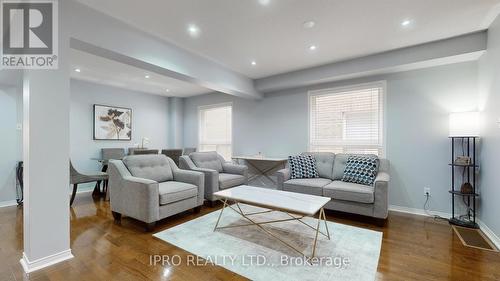 3210 Cabano Crescent, Mississauga (Churchill Meadows), ON - Indoor Photo Showing Living Room