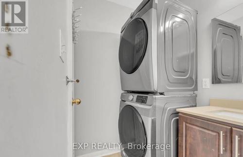 40 Sweetwood Circle, Brampton, ON - Indoor Photo Showing Laundry Room