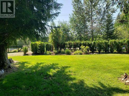 4101 & 4107 Santa Road, Scotch Creek, BC - Outdoor